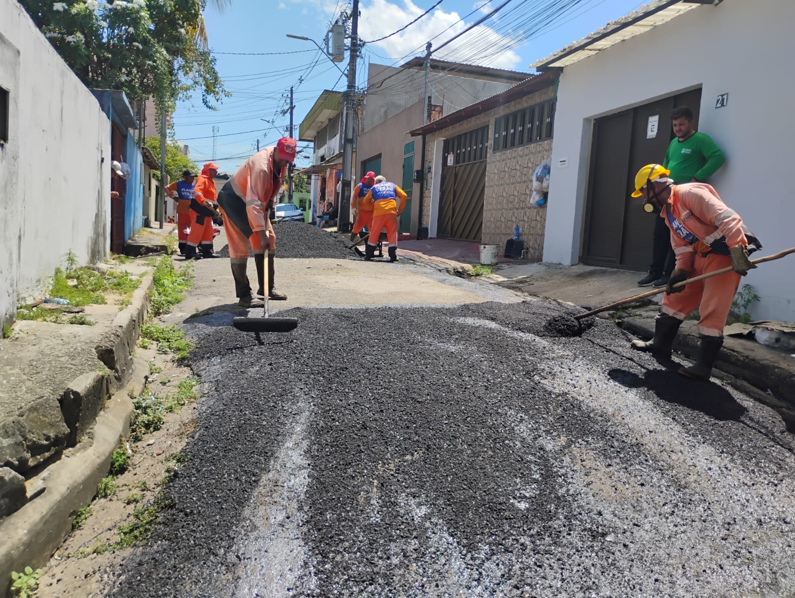 Prefeitura-de-Manaus-intensifica-recuperacao-asfaltica-e-transforma-vias-do-Bairro-da-Paz-3